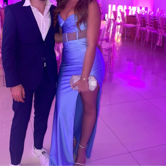 Light blue dress ✨ worn once - still in perfect condition - Picture 2 of 2